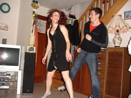 UNE DANSE DECOIFFANTE ...